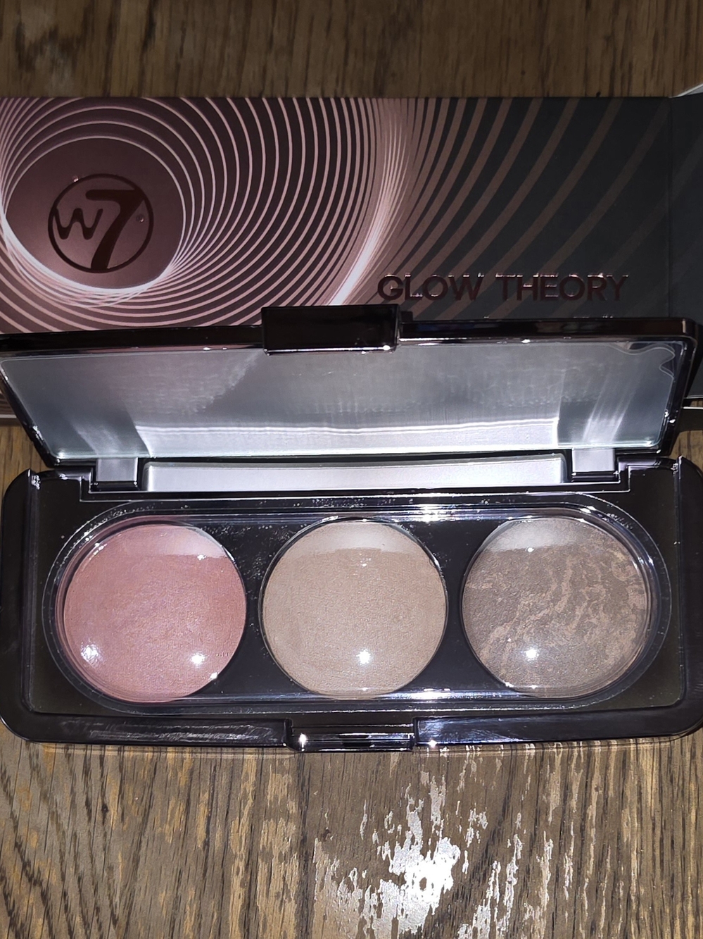 W7 Glow Theory Face Palette in Lunar Edit BNIB